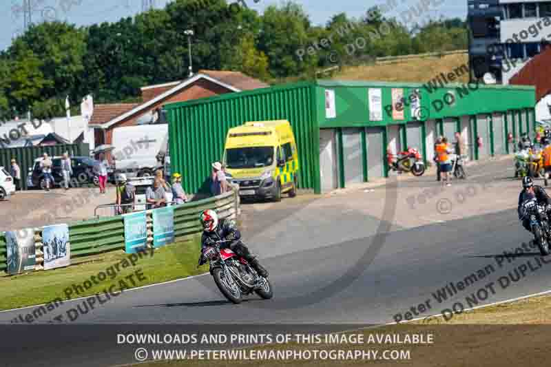 Vintage motorcycle club;eventdigitalimages;mallory park;mallory park trackday photographs;no limits trackdays;peter wileman photography;trackday digital images;trackday photos;vmcc festival 1000 bikes photographs